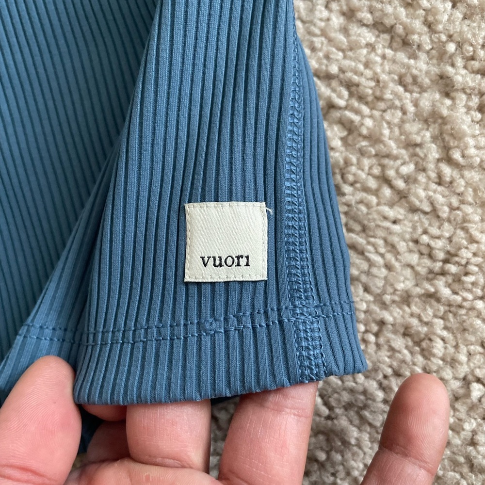 Vuori Ribbed Crop Tank Top - Blue - Picture 5 of 8